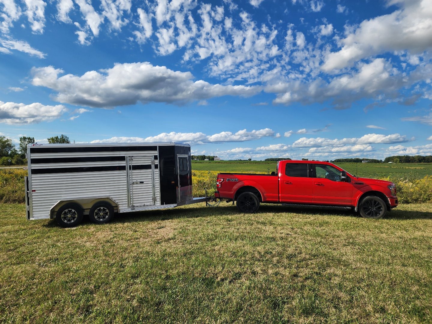 2025 Frontier Low Pro 6 Pen / Stock Combo Trailer