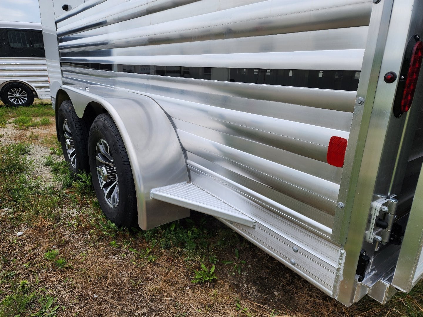 2024 Exiss Exhibitor Mini 615W B/P 6 Pen / Stock Combo Trailer NO Trades