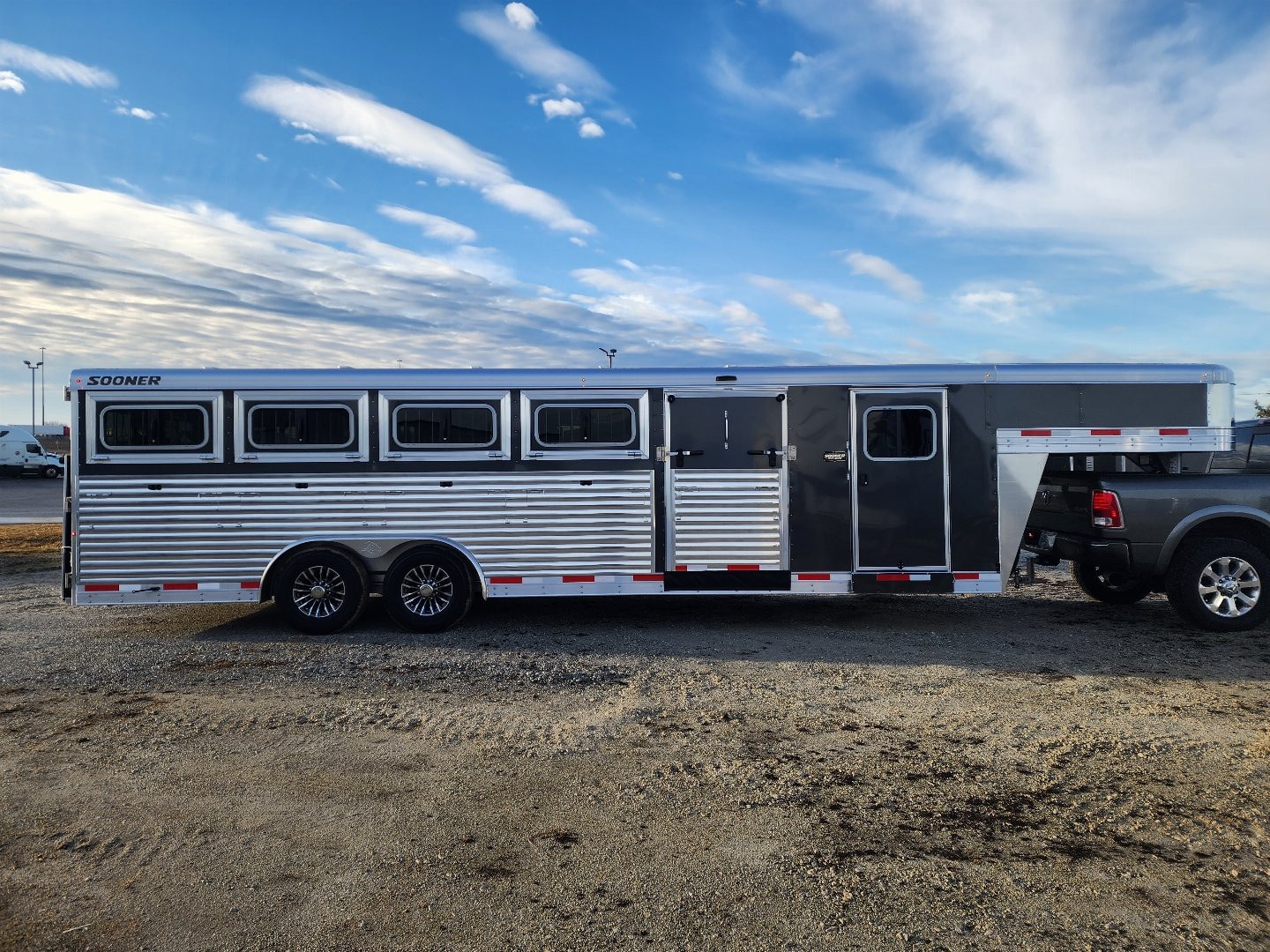2025 Sooner Select 8026 10 Pen / Stock Combo Trailer