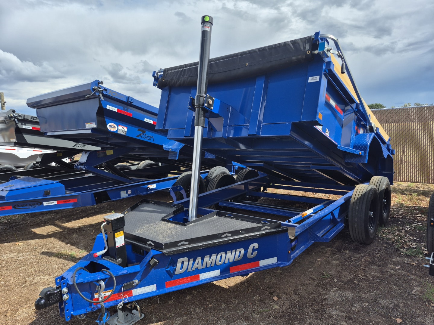 2025 Diamond C Tandem Axle Telescopic Dump /14,900 GVWR/82″x12′