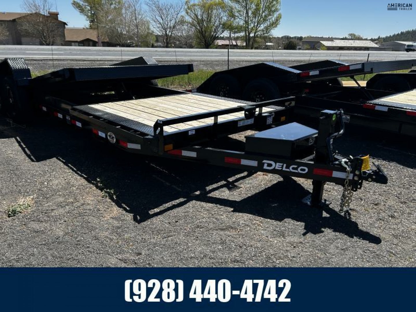 2025 Delco Tandem Axle Split Tilt/14,000 GVWR/83″x22′